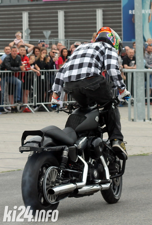 Parada motocykli na Rąbinie i pokaz stuntu