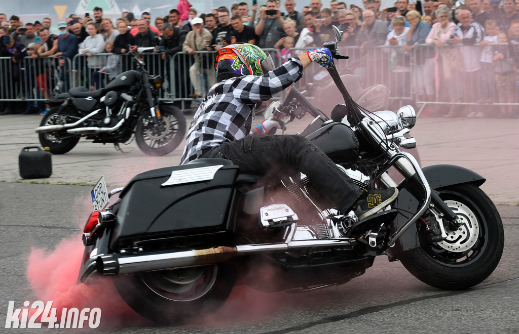 Parada motocykli na Rąbinie i pokaz stuntu