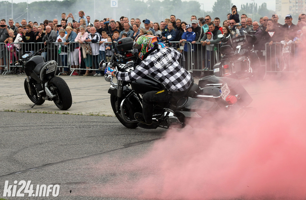 Parada motocykli na Rąbinie i pokaz stuntu