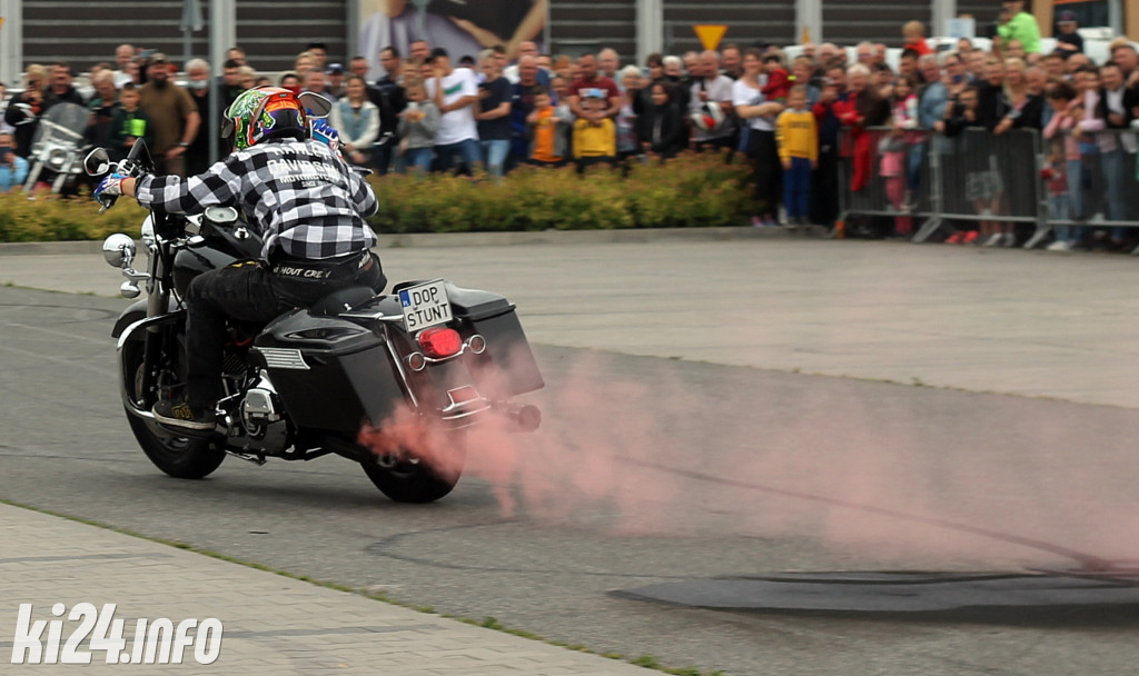 Parada motocykli na Rąbinie i pokaz stuntu
