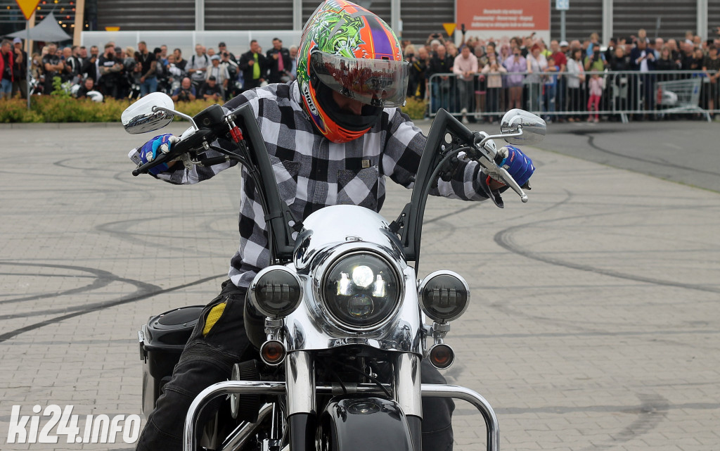 Parada motocykli na Rąbinie i pokaz stuntu