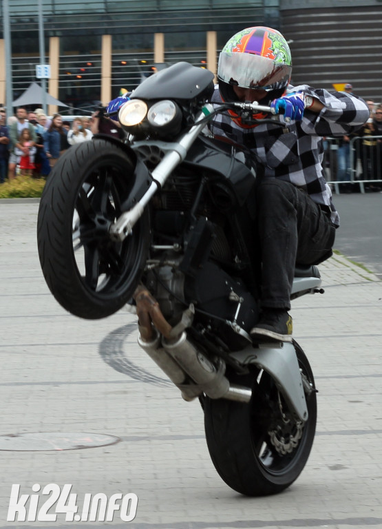 Parada motocykli na Rąbinie i pokaz stuntu
