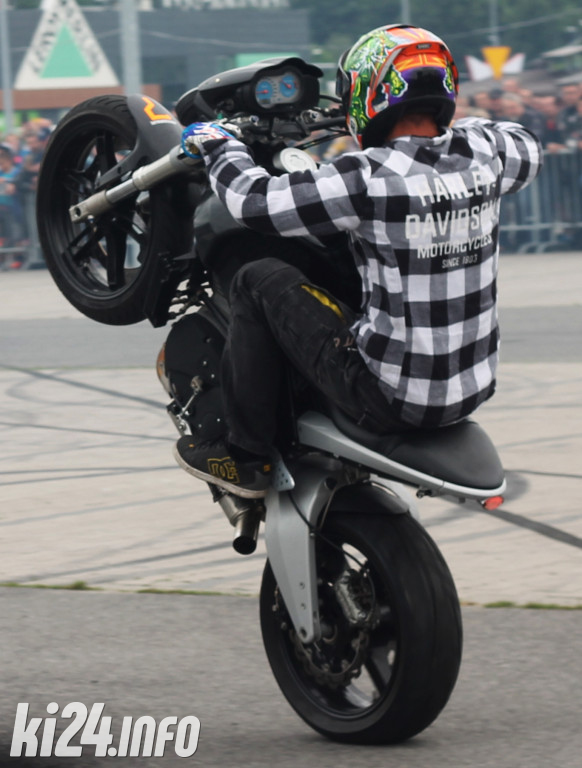 Parada motocykli na Rąbinie i pokaz stuntu