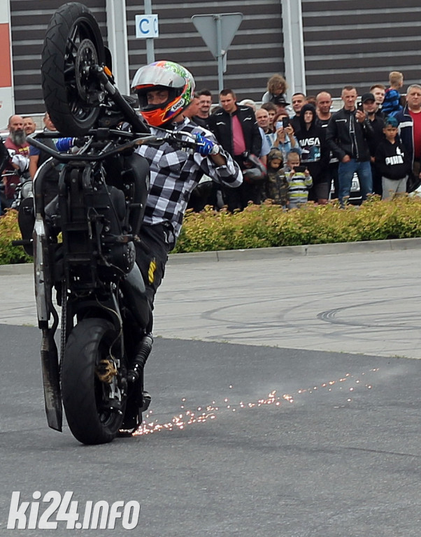 Parada motocykli na Rąbinie i pokaz stuntu