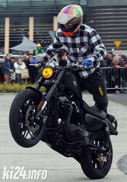 Parada motocykli na Rąbinie i pokaz stuntu