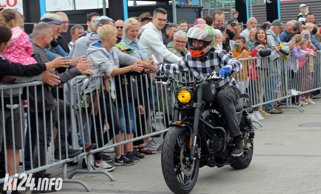 Parada motocykli na Rąbinie i pokaz stuntu