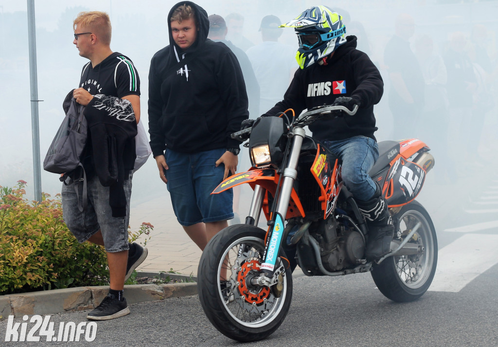 Parada motocykli na Rąbinie i pokaz stuntu