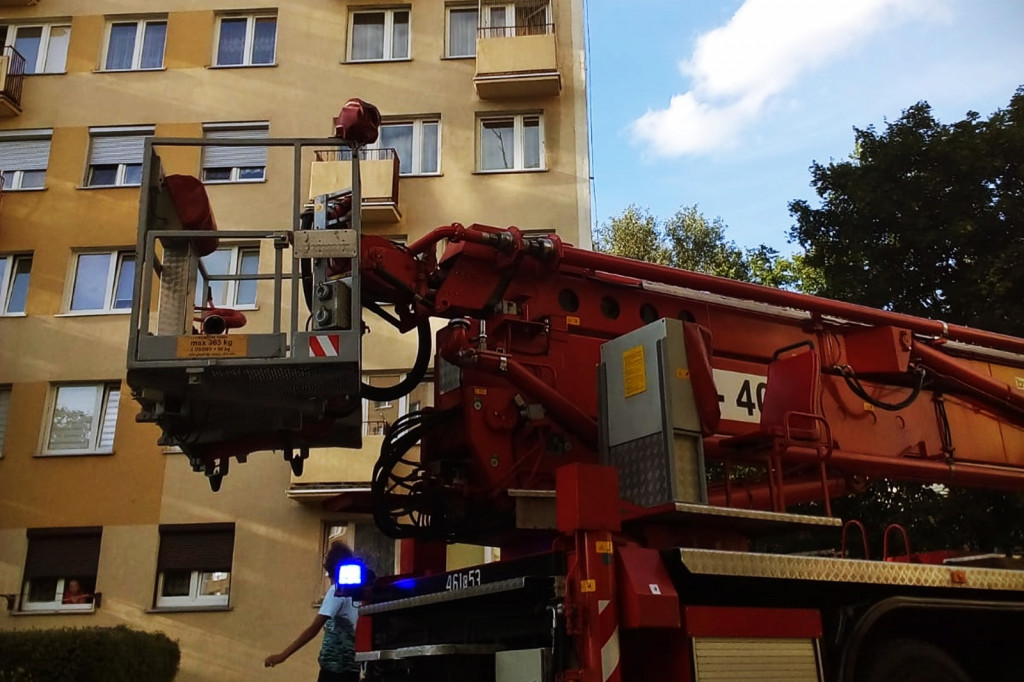 Strażacka akcja w wieżowcu na Rąbinie