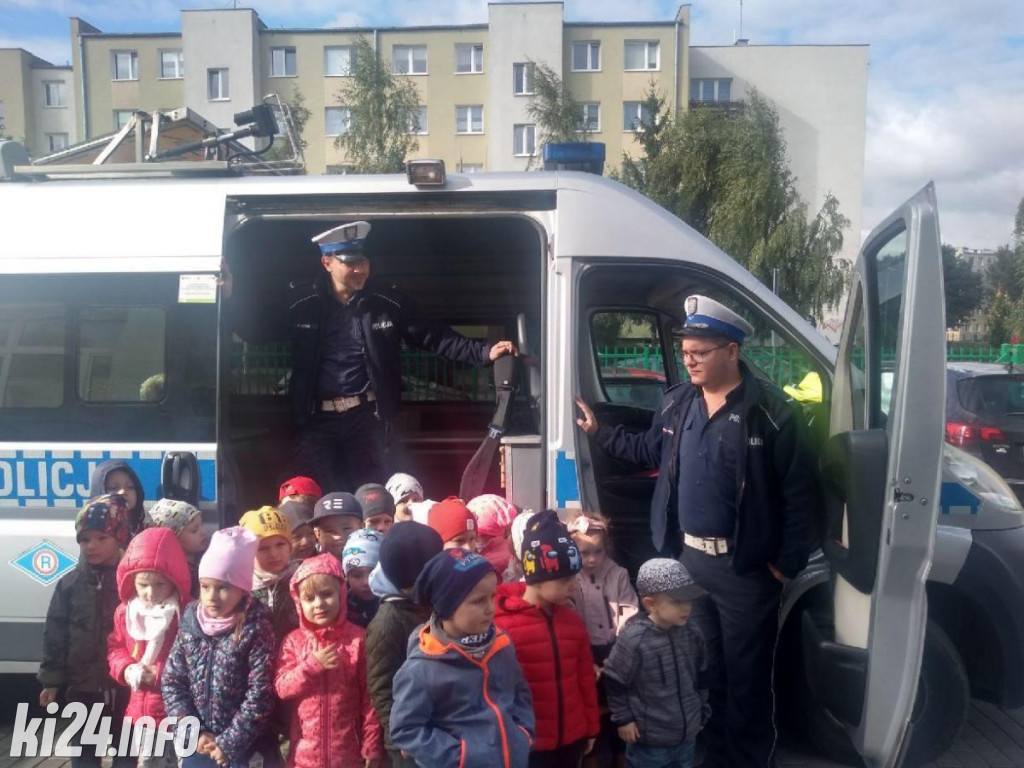 Edukacyjna misja policjantów w przedszkolach