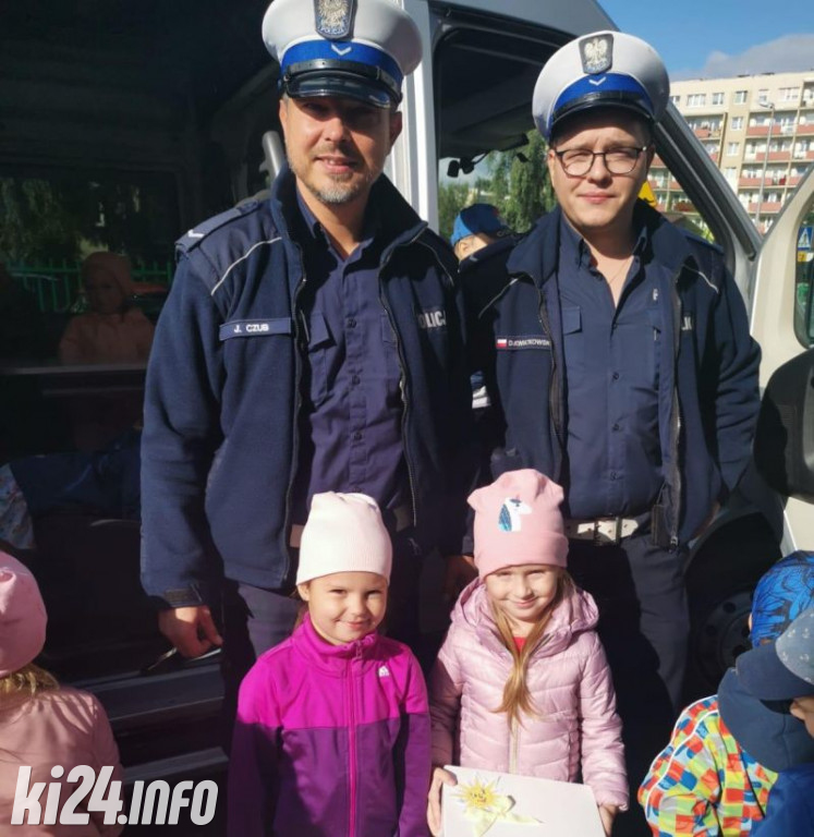 Edukacyjna misja policjantów w przedszkolach