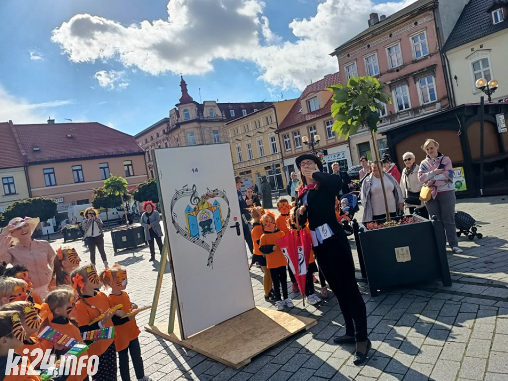 Przedszkolaki na flash-mobie