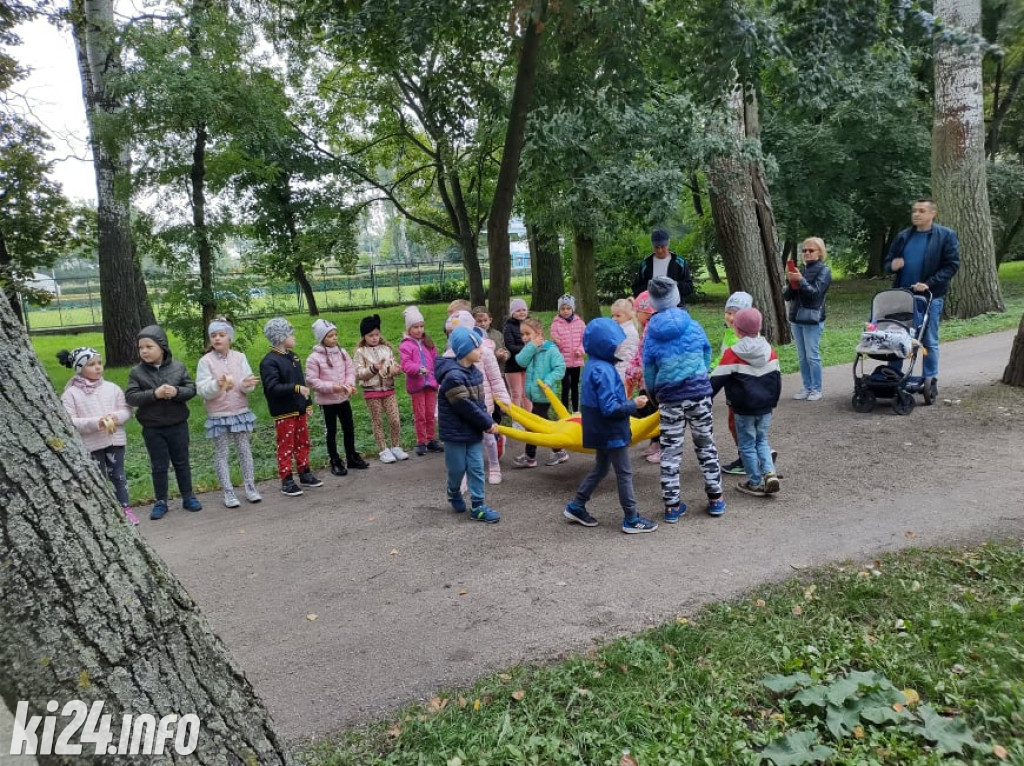 Przedszkolaki na flash-mobie
