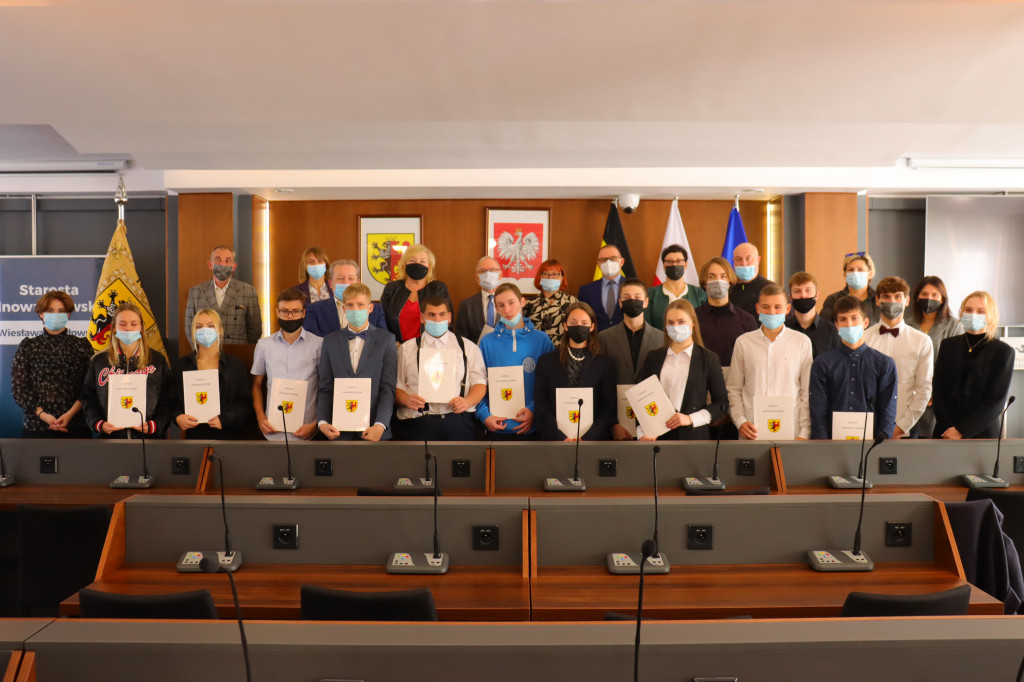 Stypendia starosty inowrocławskiego dla 36 uczniów