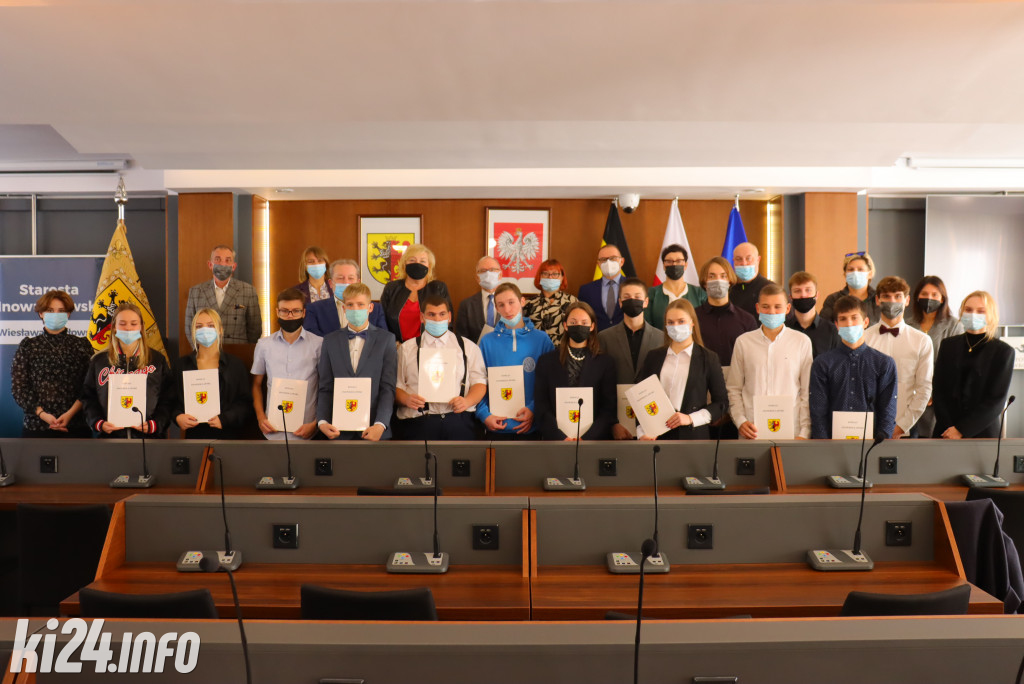 Stypendia starosty inowrocławskiego dla 36 uczniów