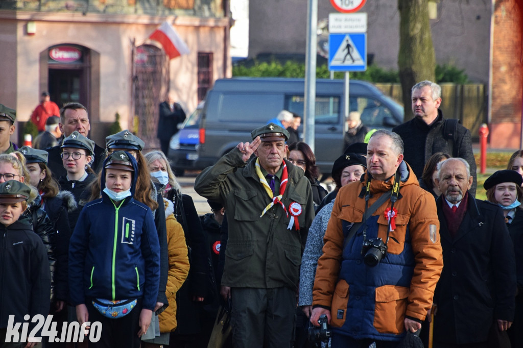 Manifestacja pod pomnikiem Powst.Wielkopolskich