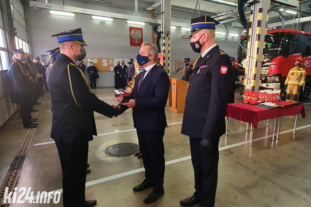Uroczyste przekazanie nowych wozów bojowych