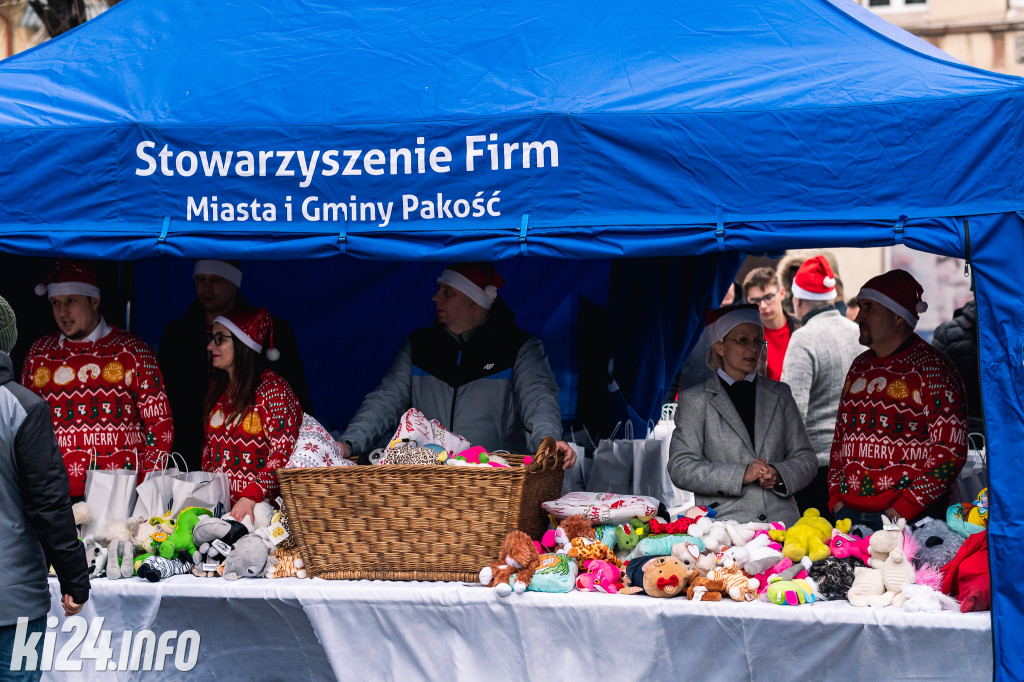 Świąteczne spotkanie przy choince