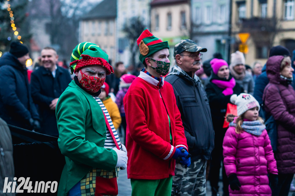 Świąteczne spotkanie przy choince