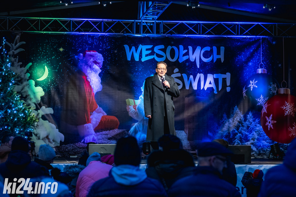 Świąteczne spotkanie przy choince