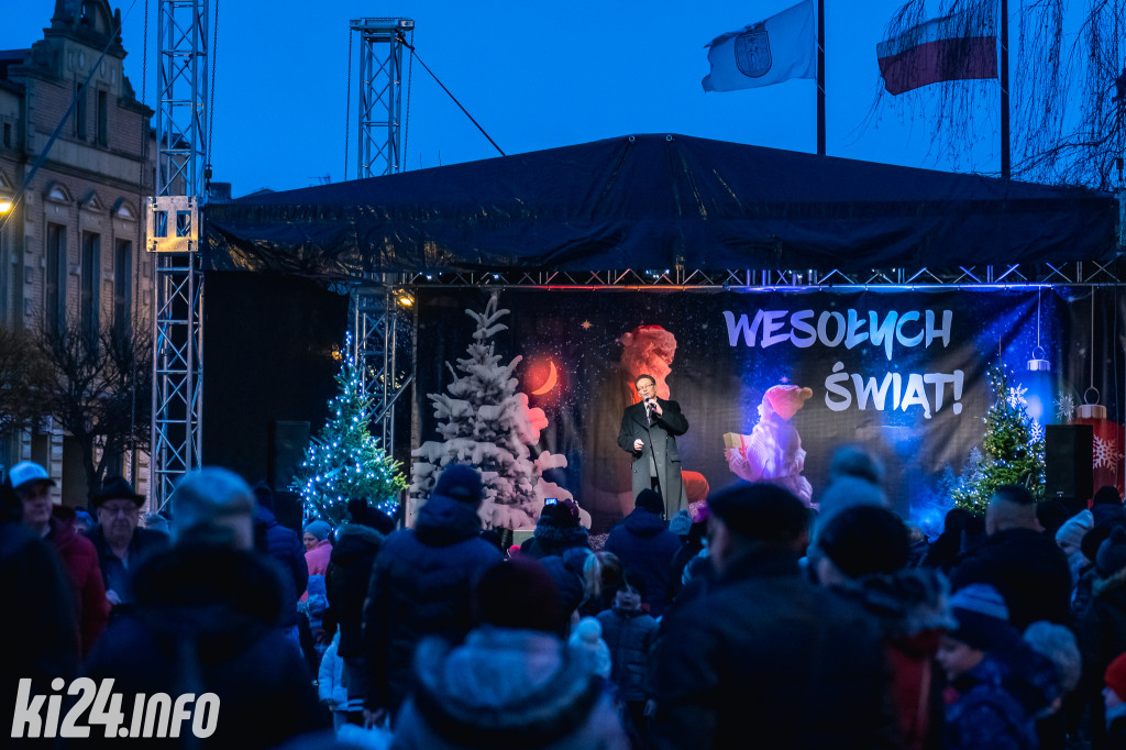 Świąteczne spotkanie przy choince