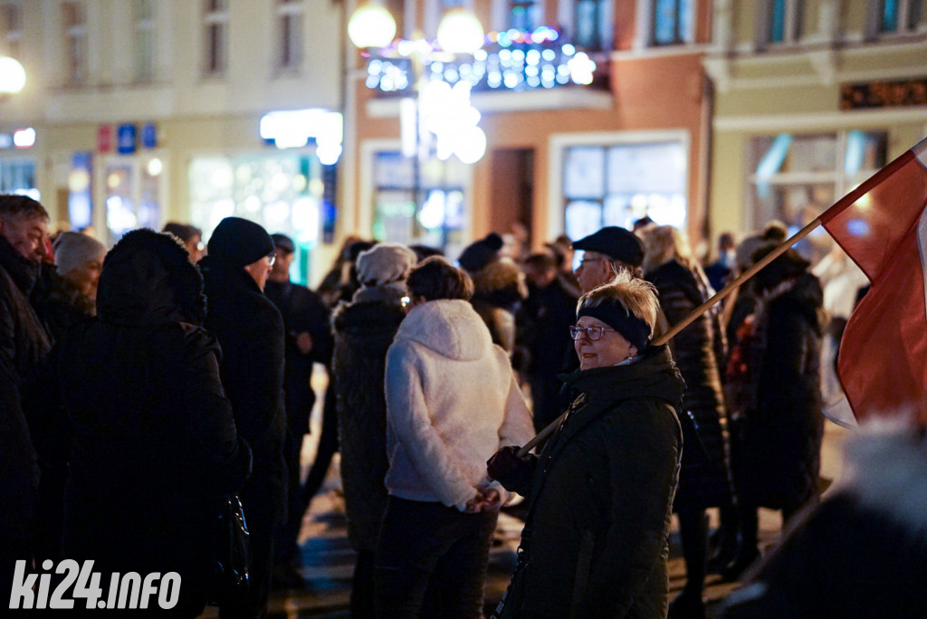Manifestacja przeciwko lex TVN