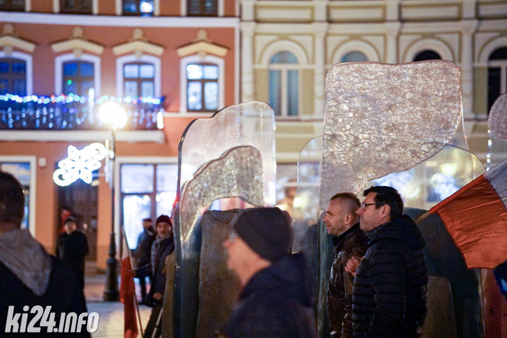 Manifestacja przeciwko lex TVN
