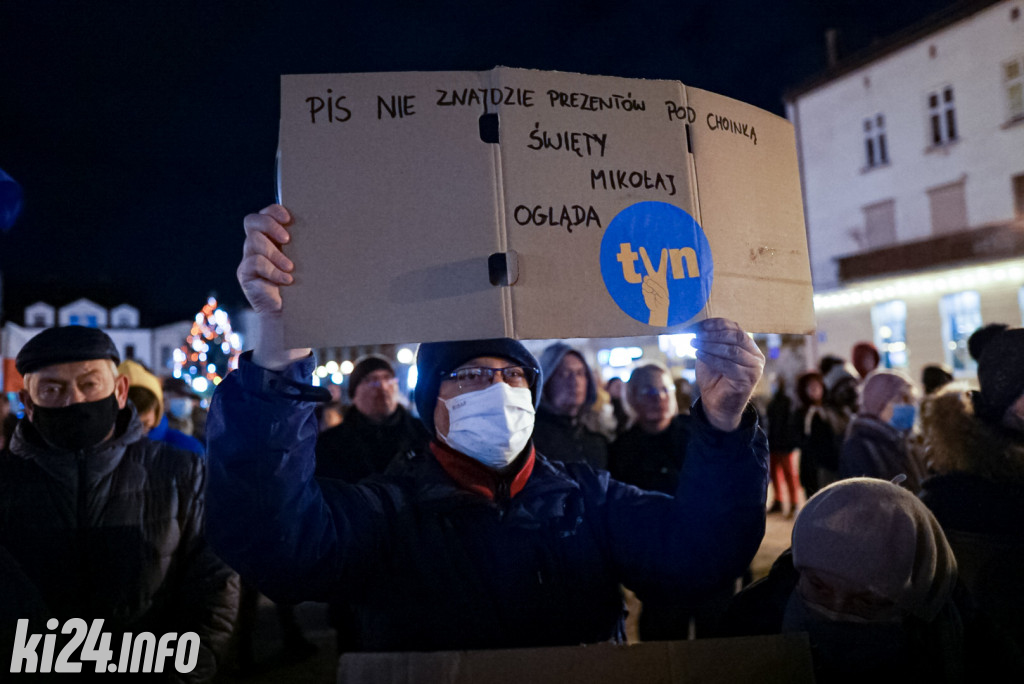 Manifestacja przeciwko lex TVN