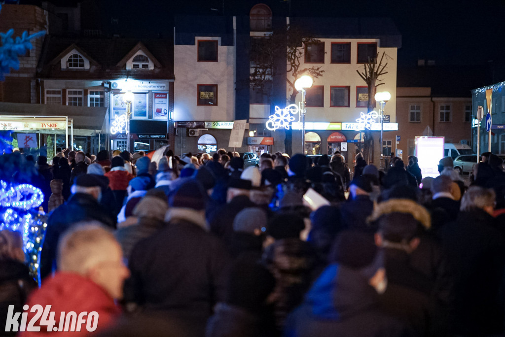 Manifestacja przeciwko lex TVN