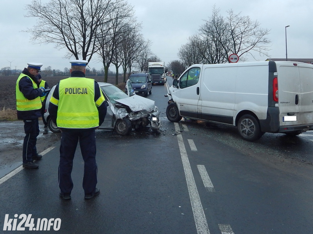 Zderzenia busa z osobówką