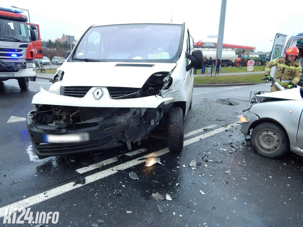 Zderzenia busa z osobówką
