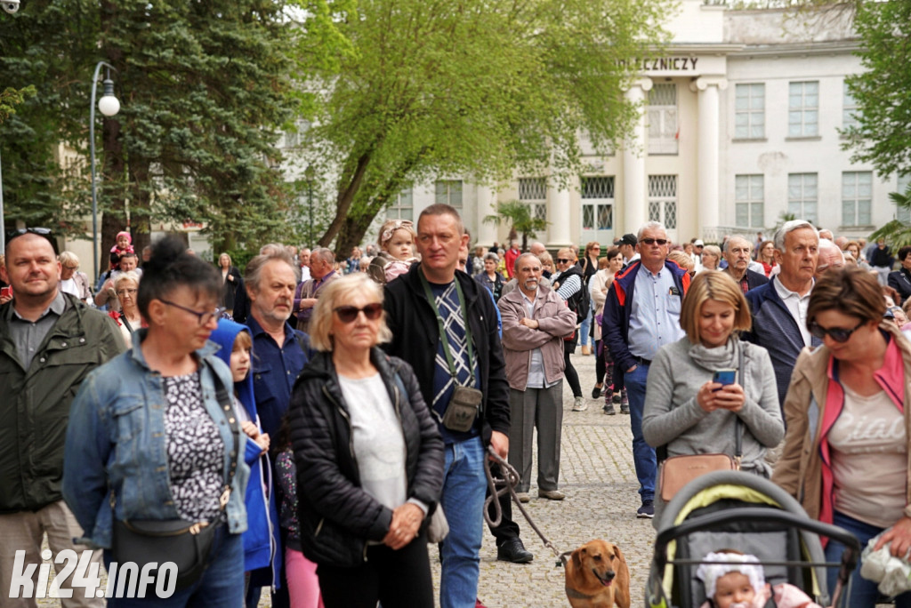 Patriotyczne śpiewanie w Solankach