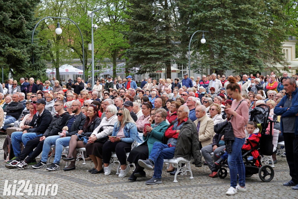 Patriotyczne śpiewanie w Solankach