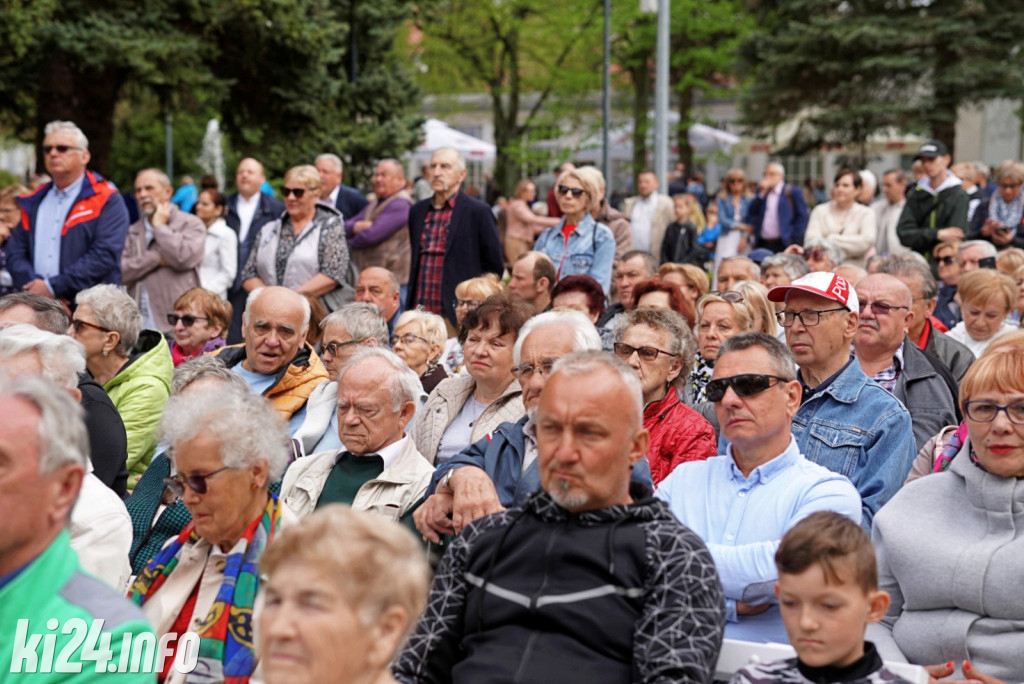 Patriotyczne śpiewanie w Solankach