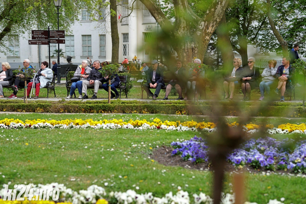 Patriotyczne śpiewanie w Solankach