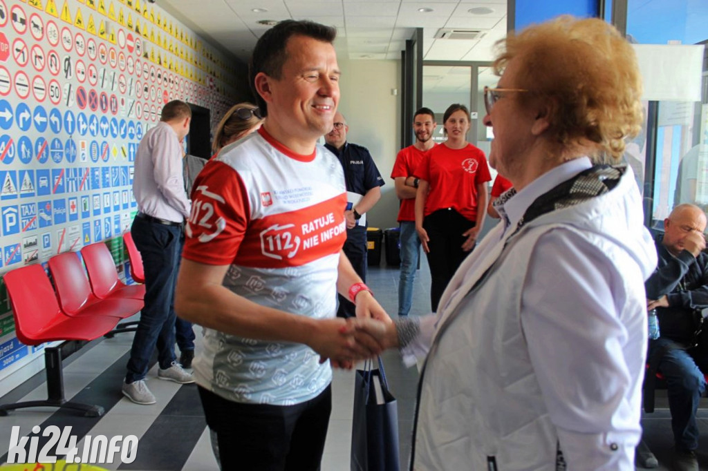 Senior bezpieczny na drodze