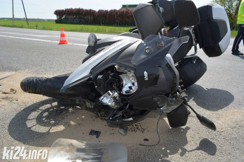 Zderzenie osobówki z motocyklem