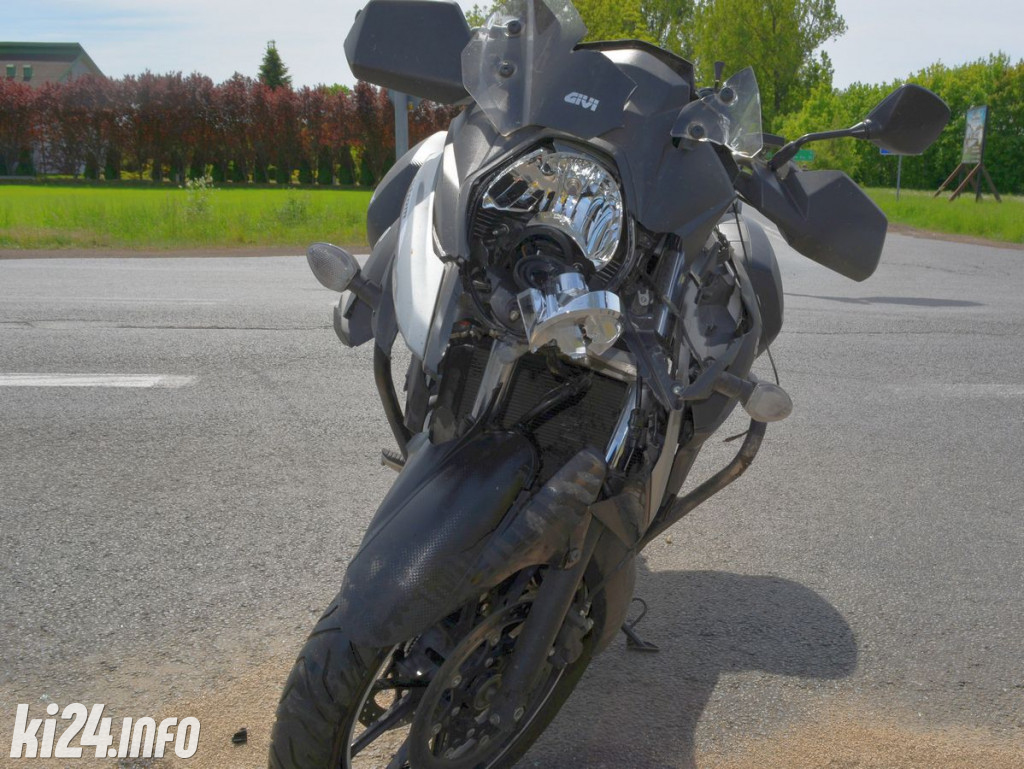 Zderzenie osobówki z motocyklem