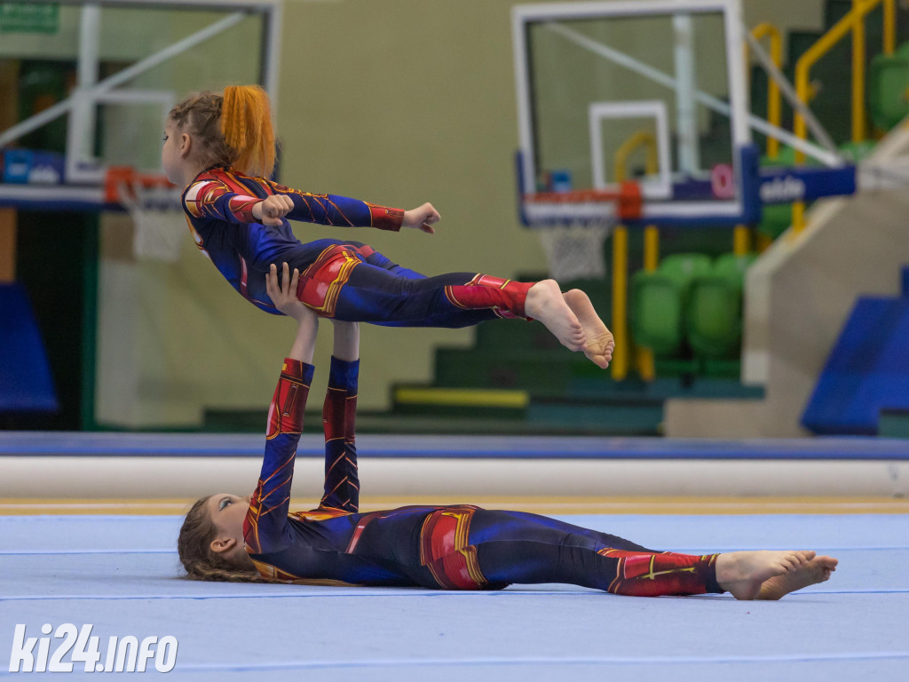 Akrobacje w hali