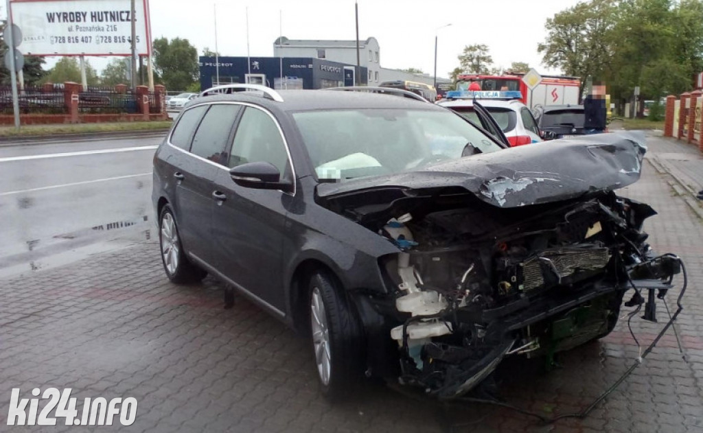 Wypadek dwóch osobówek na ul. Poznańskiej