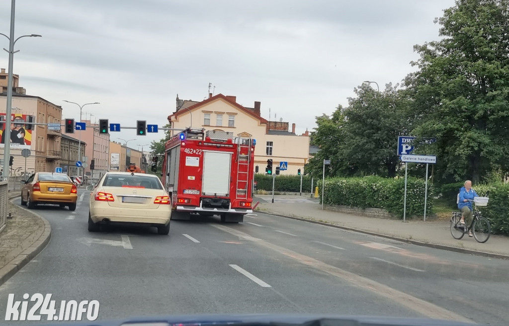 Usuwanie plamy ropopochodnej