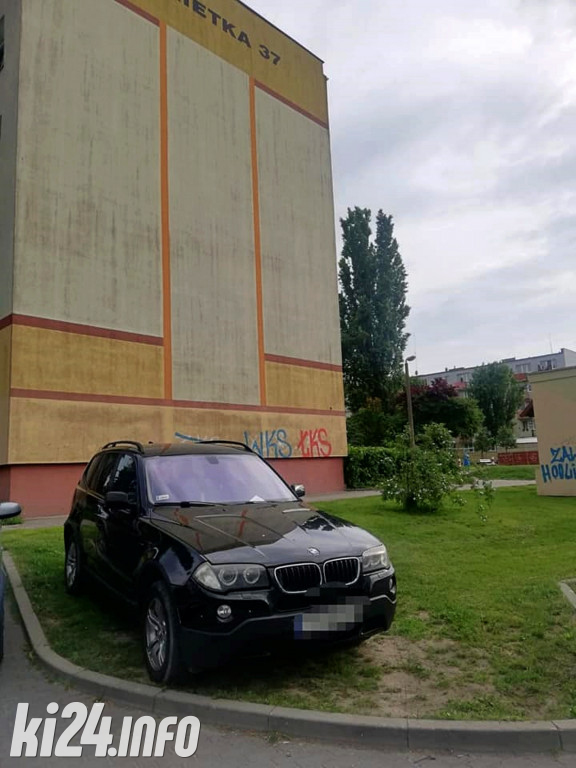 Miejsc parkingowych wciąż za mało