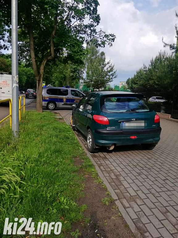 Miejsc parkingowych wciąż za mało