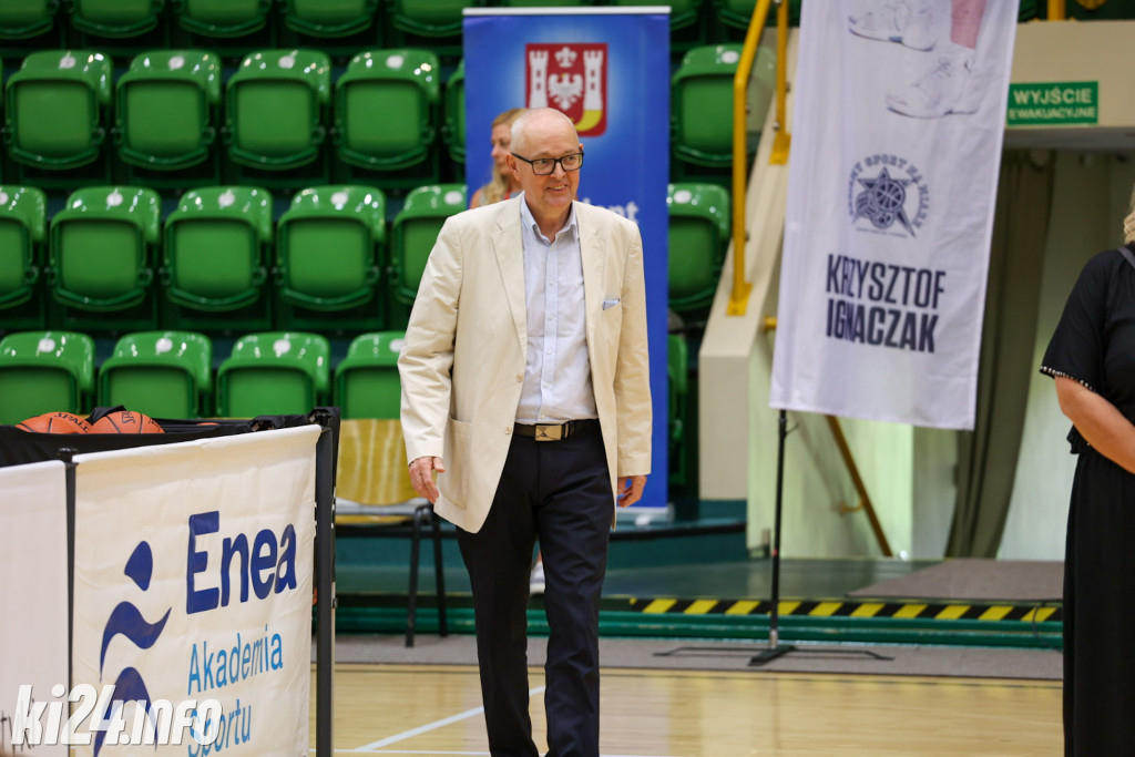 W Inowrocławiu gwiazdy sportu trenują z dzieciakami