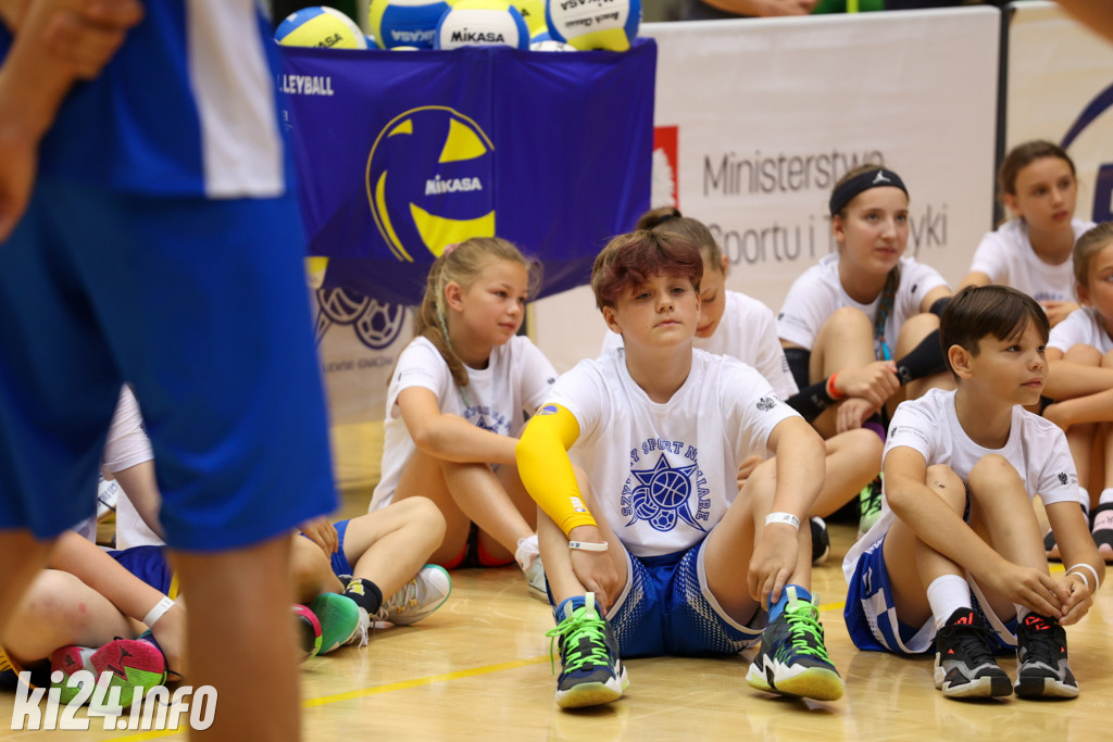 W Inowrocławiu gwiazdy sportu trenują z dzieciakami