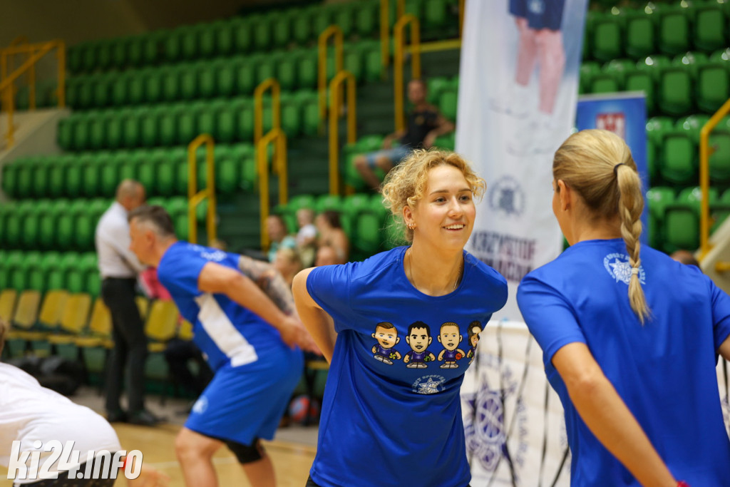 W Inowrocławiu gwiazdy sportu trenują z dzieciakami