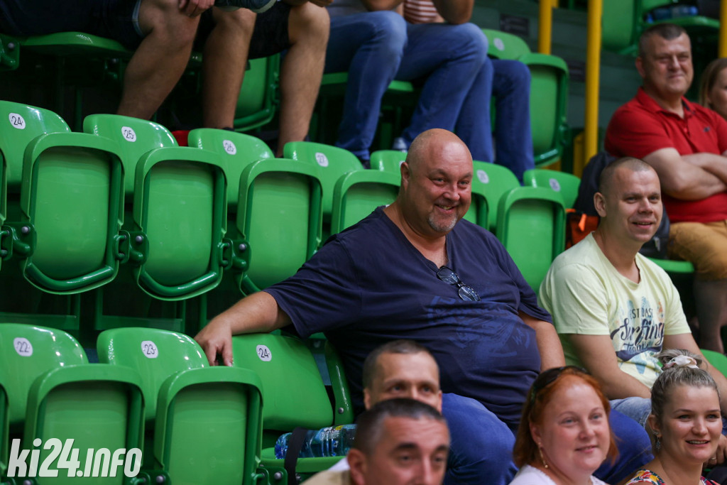 W Inowrocławiu gwiazdy sportu trenują z dzieciakami