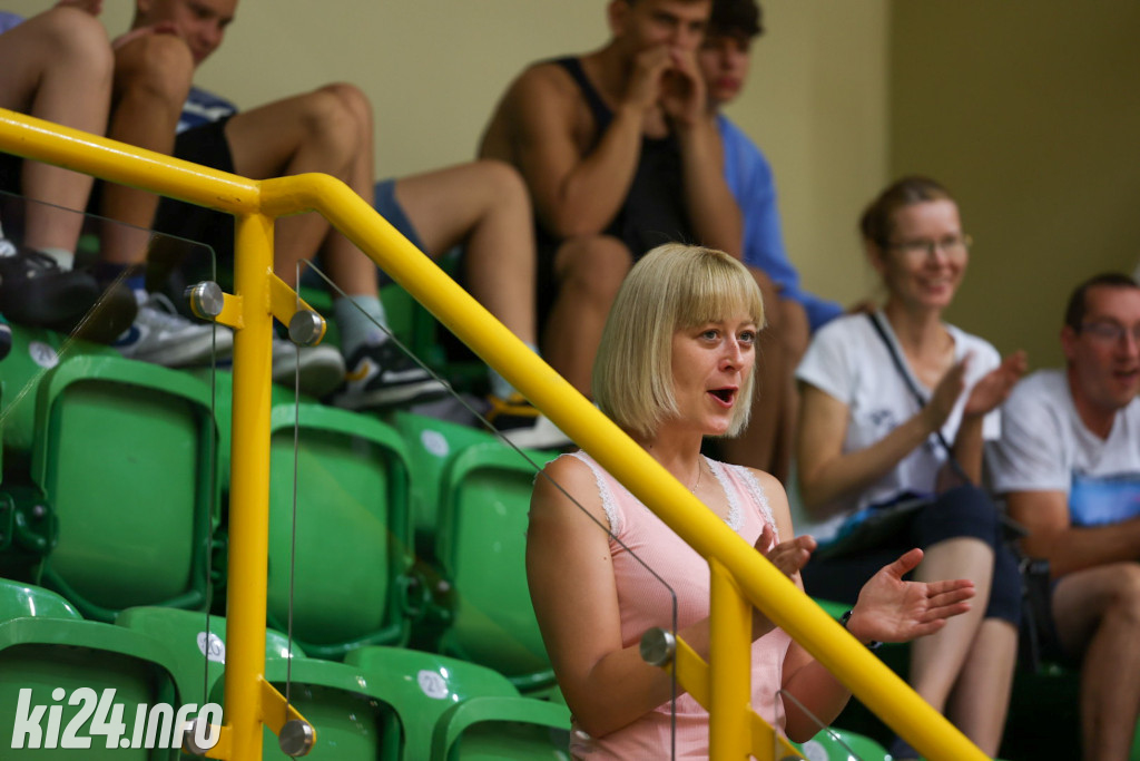 W Inowrocławiu gwiazdy sportu trenują z dzieciakami