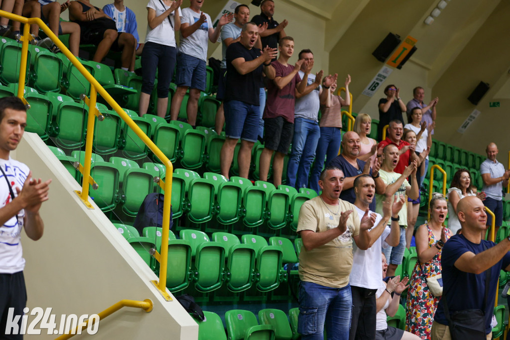W Inowrocławiu gwiazdy sportu trenują z dzieciakami