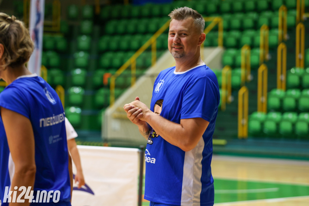 W Inowrocławiu gwiazdy sportu trenują z dzieciakami