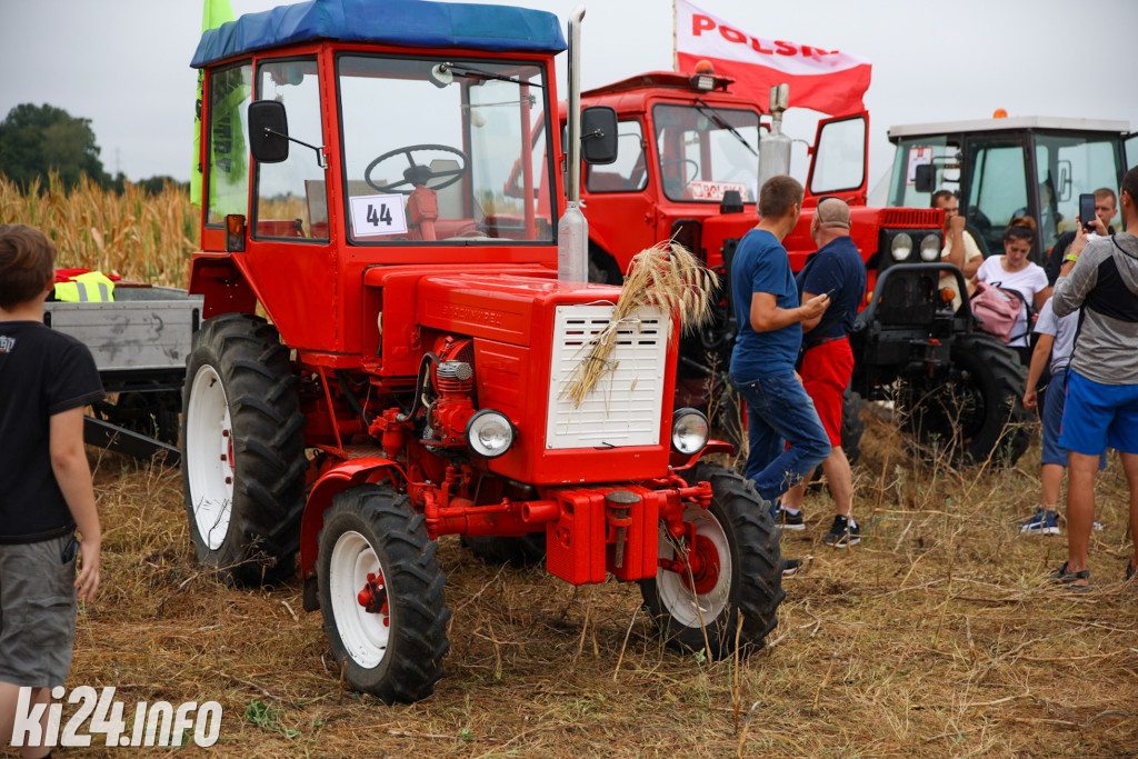 Kujawsko-Pałucki Rajd traktorów na polach Wielowsi